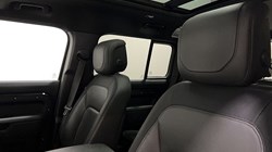 2023 (23) LAND ROVER DEFENDER 3.0 D300 X-Dynamic HSE 110 5dr Auto 5283536