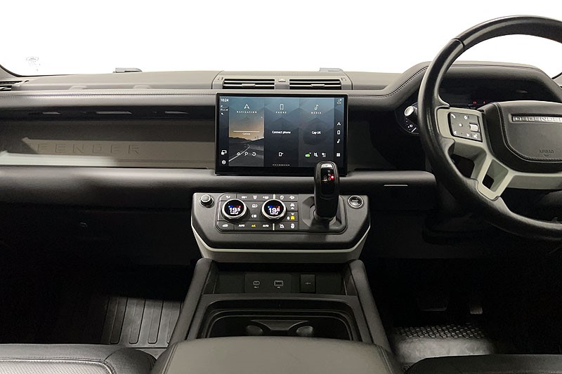 2023 (23) LAND ROVER DEFENDER 3.0 D300 X-Dynamic HSE 110 5dr Auto 5283507