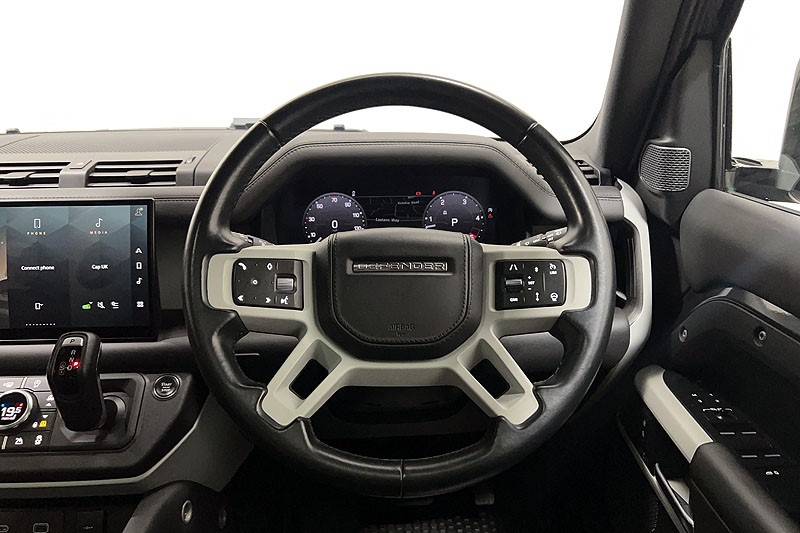 2023 (23) LAND ROVER DEFENDER 3.0 D300 X-Dynamic HSE 110 5dr Auto 5283508