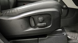 2023 (23) LAND ROVER DEFENDER 3.0 D300 X-Dynamic HSE 110 5dr Auto 5283514