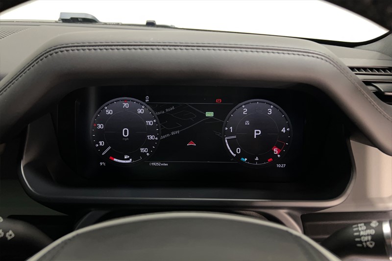 2023 (23) LAND ROVER DEFENDER 3.0 D300 X-Dynamic HSE 110 5dr Auto 5283521