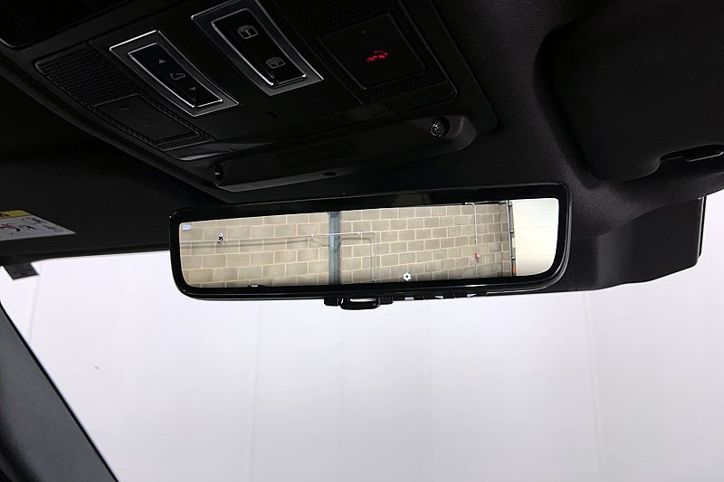 2023 (23) LAND ROVER DEFENDER 3.0 D300 X-Dynamic HSE 110 5dr Auto 5283522