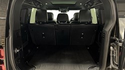 2023 (23) LAND ROVER DEFENDER 3.0 D300 X-Dynamic HSE 110 5dr Auto 5283542