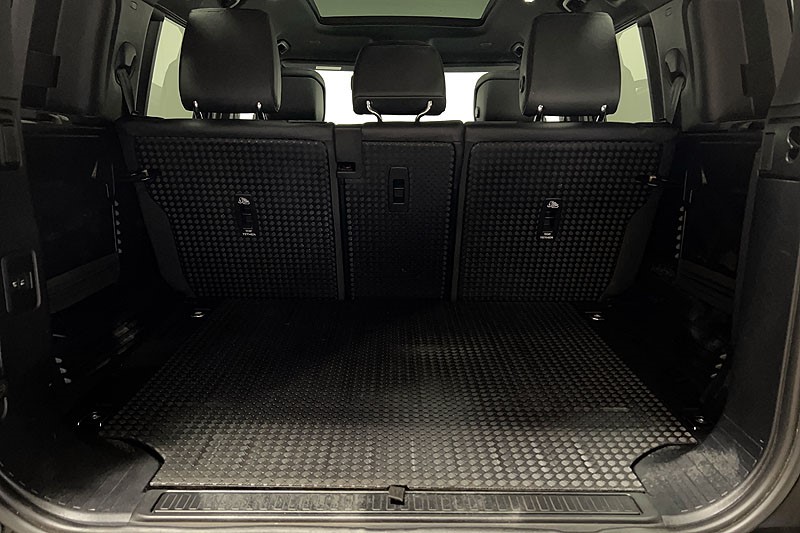 2023 (23) LAND ROVER DEFENDER 3.0 D300 X-Dynamic HSE 110 5dr Auto 5283544