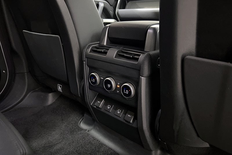 2022 (22) LAND ROVER DEFENDER 2.0 P400e X-Dynamic SE 110 5dr Auto 5200647