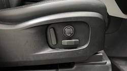 2022 (22) LAND ROVER DEFENDER 2.0 P400e X-Dynamic SE 110 5dr Auto 5200652