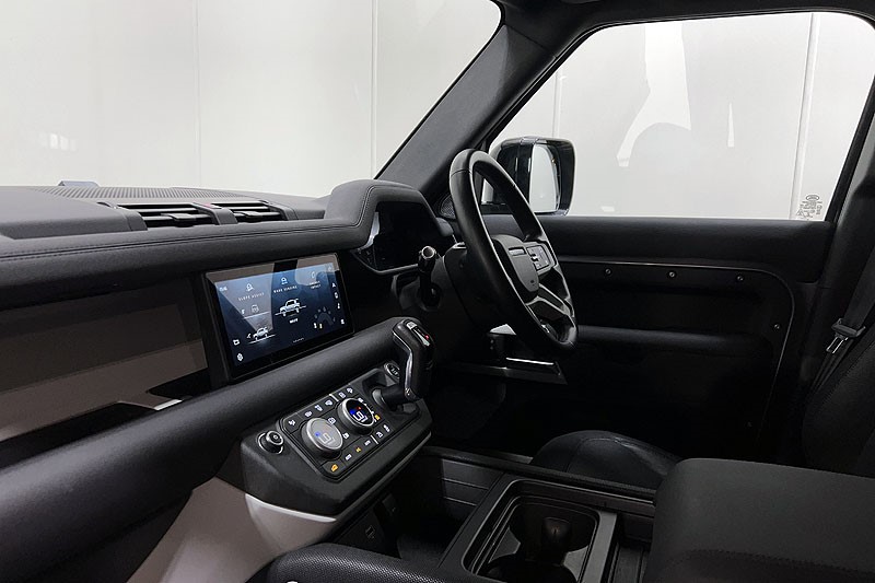 2022 (22) LAND ROVER DEFENDER 2.0 P400e X-Dynamic SE 110 5dr Auto 5200672