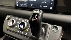 2022 (22) LAND ROVER DEFENDER 2.0 P400e X-Dynamic SE 110 5dr Auto 5200661