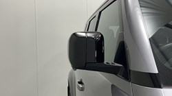 2022 (22) LAND ROVER DEFENDER 2.0 P400e X-Dynamic SE 110 5dr Auto 5200690