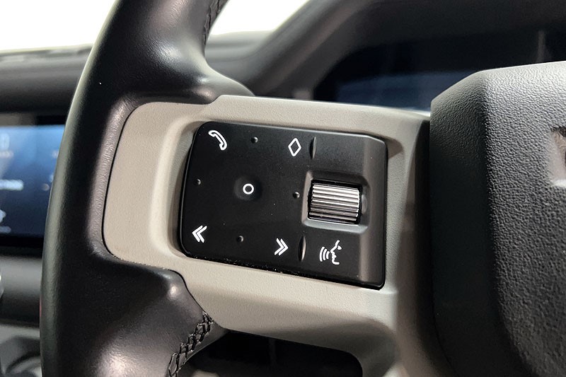 2022 (22) LAND ROVER DEFENDER 2.0 P400e X-Dynamic SE 110 5dr Auto 5200657