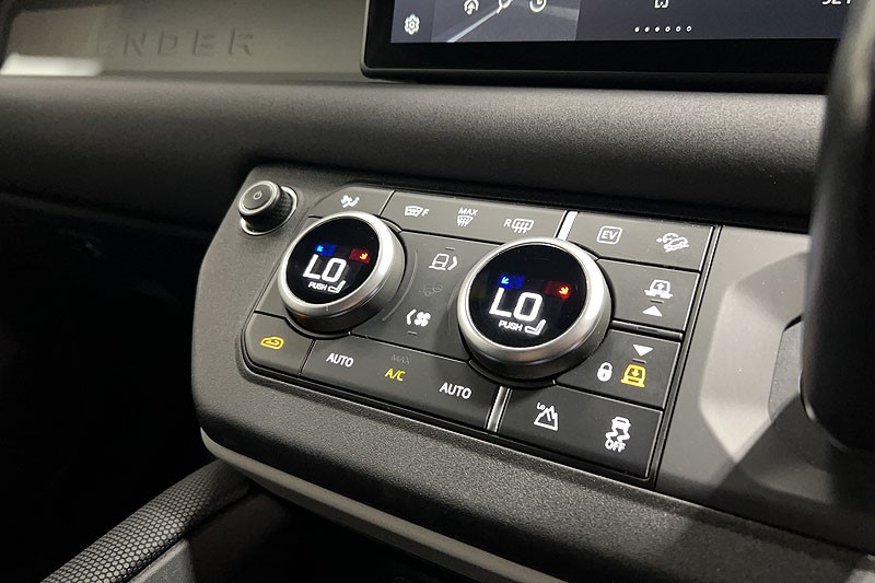 2022 (22) LAND ROVER DEFENDER 2.0 P400e X-Dynamic SE 110 5dr Auto 5200660