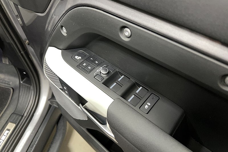 2022 (22) LAND ROVER DEFENDER 2.0 P400e X-Dynamic SE 110 5dr Auto 5200650