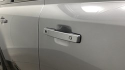 2022 (22) LAND ROVER DEFENDER 2.0 P400e X-Dynamic SE 110 5dr Auto 5200688