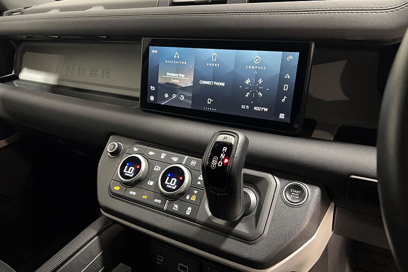 2022 (22) LAND ROVER DEFENDER 2.0 P400e X-Dynamic SE 110 5dr Auto 5200659