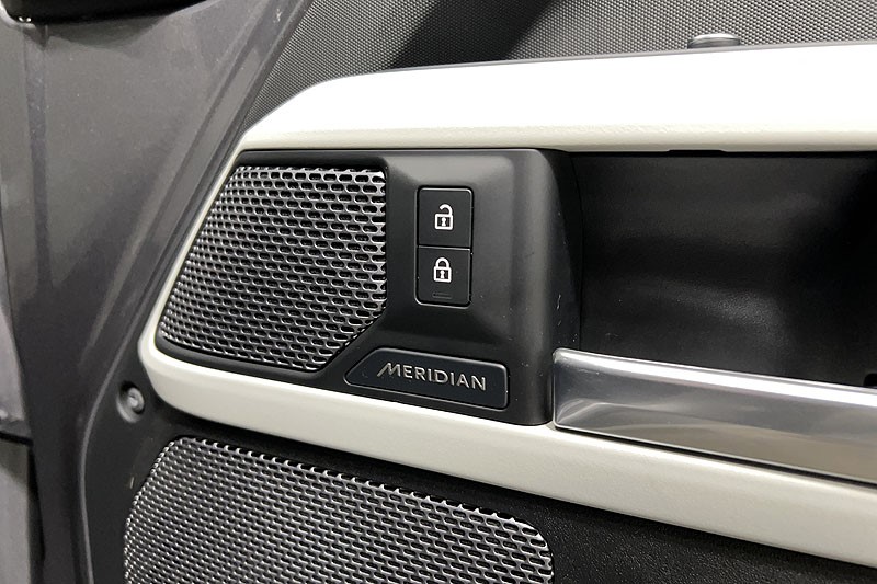 2022 (22) LAND ROVER DEFENDER 2.0 P400e X-Dynamic SE 110 5dr Auto 5200649