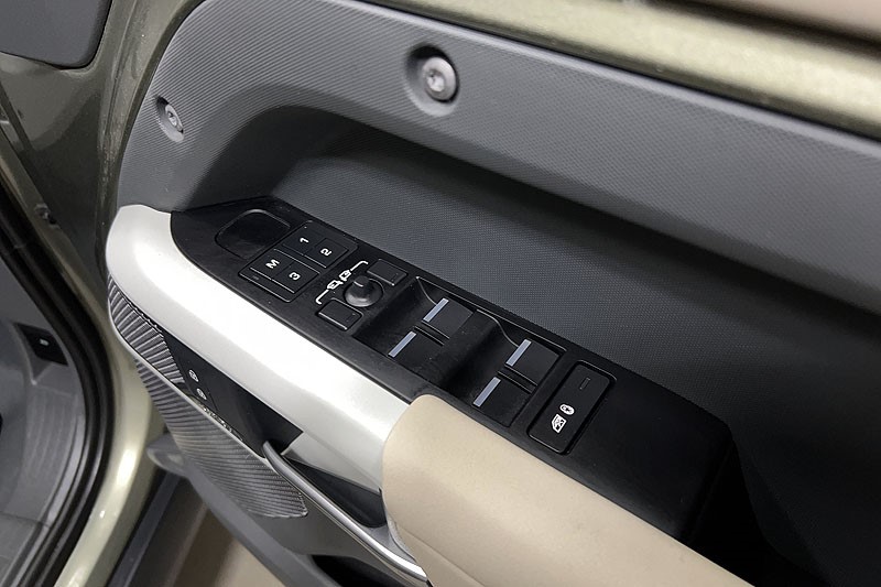 2023 (72) LAND ROVER DEFENDER 3.0 D350 X-Dynamic SE 110 5dr Auto 5205210