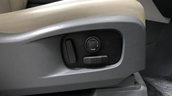 2023 (72) LAND ROVER DEFENDER 3.0 D350 X-Dynamic SE 110 5dr Auto 5205212