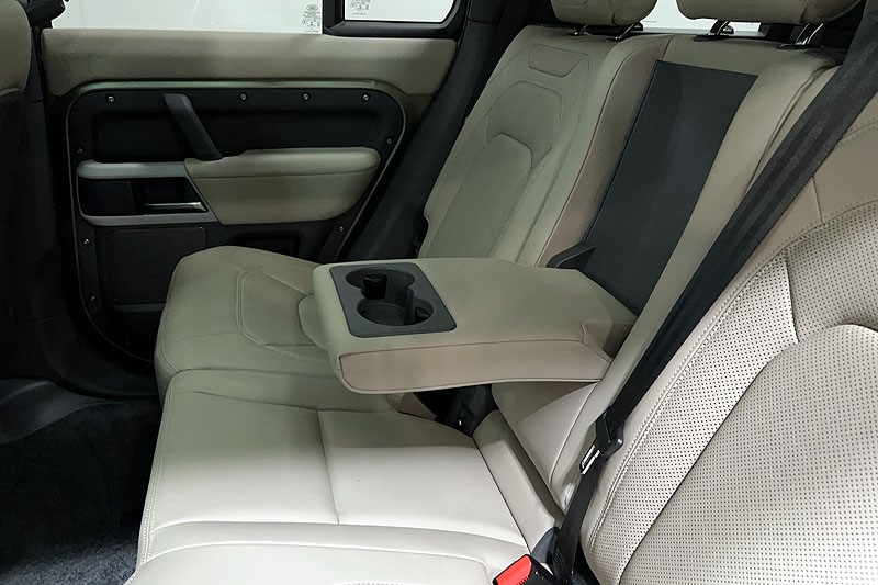 2023 (72) LAND ROVER DEFENDER 3.0 D350 X-Dynamic SE 110 5dr Auto 5205240