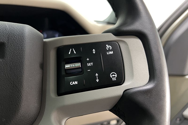 2023 (72) LAND ROVER DEFENDER 3.0 D350 X-Dynamic SE 110 5dr Auto 5205217