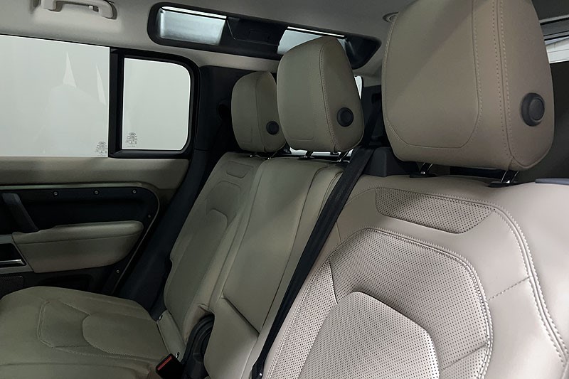 2023 (72) LAND ROVER DEFENDER 3.0 D350 X-Dynamic SE 110 5dr Auto 5205237