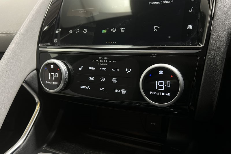 2024 (24) JAGUAR E-PACE 2.0 D200 R-Dynamic SE Black 5dr Auto 5201328