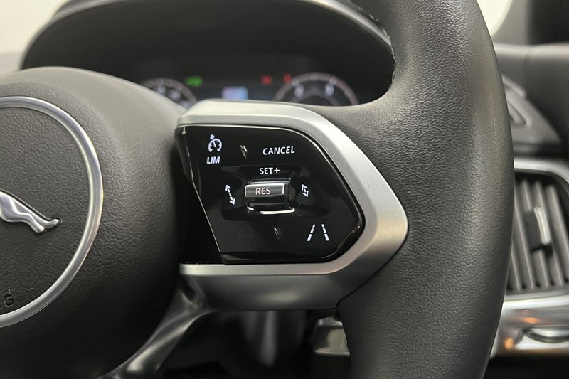 2024 (24) JAGUAR E-PACE 2.0 D200 R-Dynamic SE Black 5dr Auto 5201324