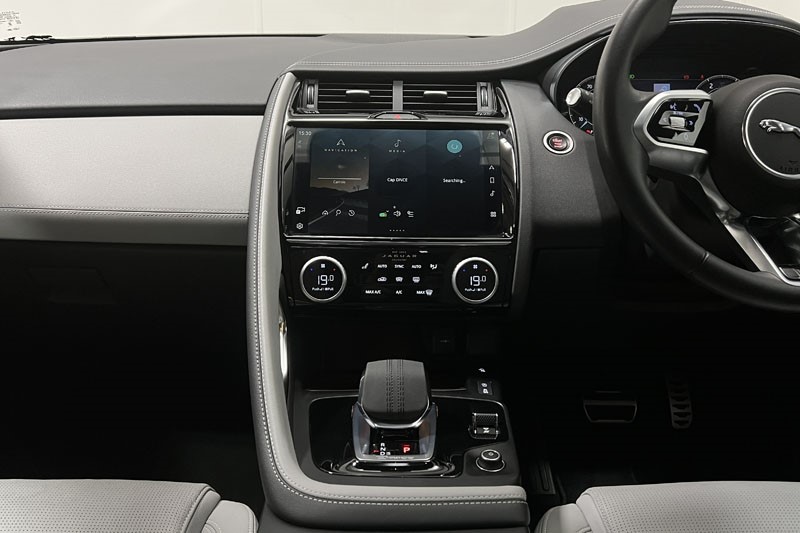 2024 (24) JAGUAR E-PACE 2.0 D200 R-Dynamic SE Black 5dr Auto 5201311