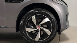 2023 (23) JAGUAR F-PACE 2.0 D200 R-Dynamic S 5dr Auto AWD 5213079