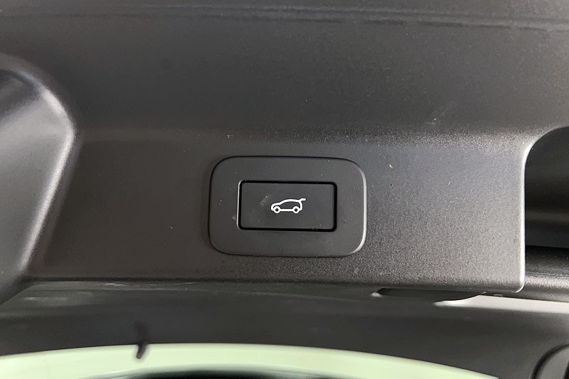 2023 (23) JAGUAR F-PACE 2.0 D200 R-Dynamic S 5dr Auto AWD 5213116