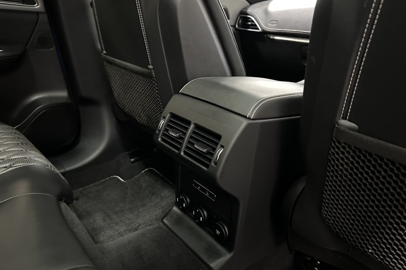 2020 (20) JAGUAR F-PACE 5.0 Supercharged V8 SVR 5dr Auto AWD 5219371