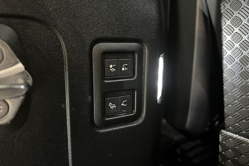 2024 (24) LAND ROVER DEFENDER 3.0 D250 X-Dynamic HSE 110 5dr Auto [7 Seat] 5204333