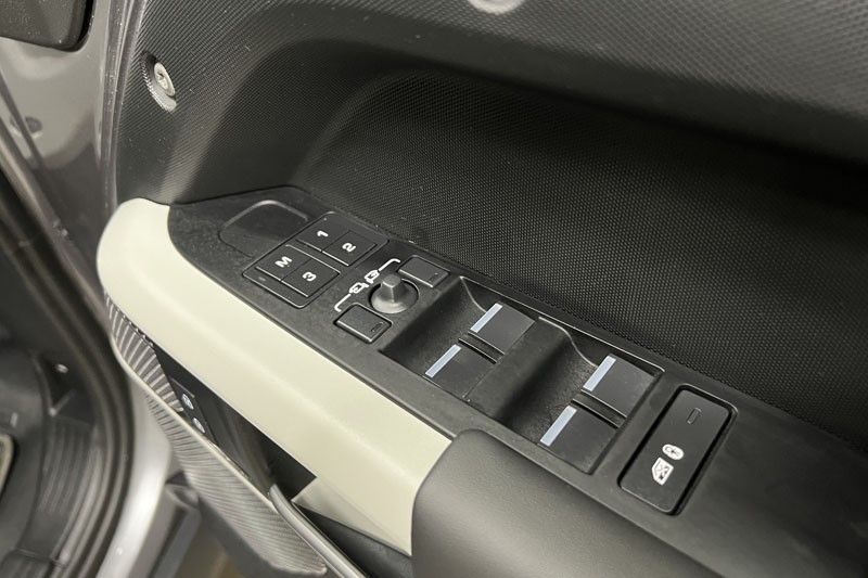 2024 (24) LAND ROVER DEFENDER 3.0 D250 X-Dynamic HSE 110 5dr Auto [7 Seat] 5204306