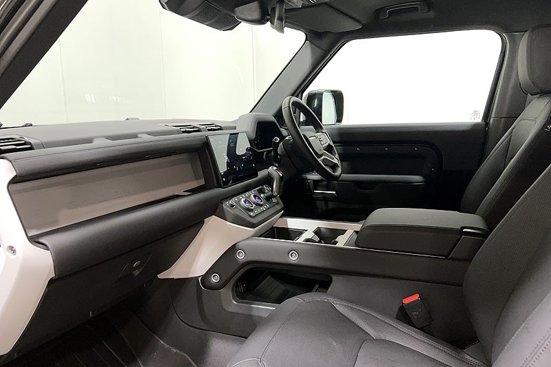 2025 (25) LAND ROVER COMMERCIAL DEFENDER 3.0 D250 Hard Top X-Dynamic SE Auto 5214326