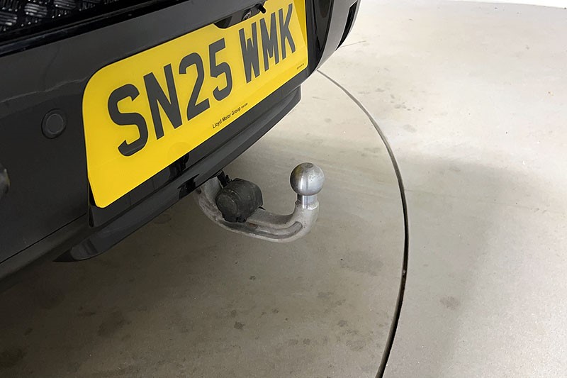 2025 (25) LAND ROVER COMMERCIAL DEFENDER 3.0 D250 Hard Top X-Dynamic SE Auto 5214331