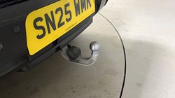 2025 (25) LAND ROVER COMMERCIAL DEFENDER 3.0 D250 Hard Top X-Dynamic SE Auto 5214331