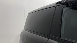 2025 (25) LAND ROVER COMMERCIAL DEFENDER 3.0 D250 Hard Top X-Dynamic SE Auto 5214333