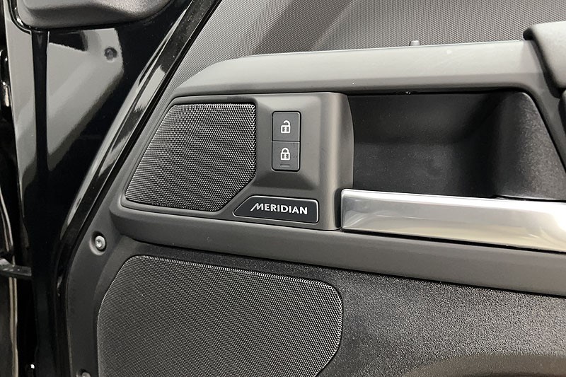 2025 (25) LAND ROVER COMMERCIAL DEFENDER 3.0 D250 Hard Top X-Dynamic SE Auto 5214302