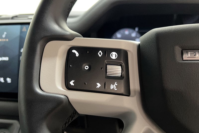 2025 (25) LAND ROVER COMMERCIAL DEFENDER 3.0 D250 Hard Top X-Dynamic SE Auto 5214312