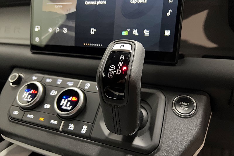 2025 (25) LAND ROVER COMMERCIAL DEFENDER 3.0 D250 Hard Top X-Dynamic SE Auto 5214316