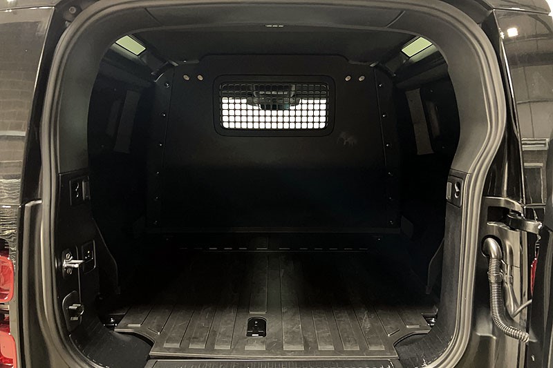 2025 (25) LAND ROVER COMMERCIAL DEFENDER 3.0 D250 Hard Top X-Dynamic SE Auto 5214298