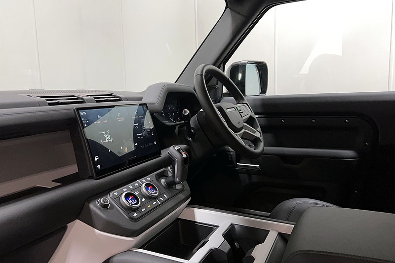 2025 (25) LAND ROVER COMMERCIAL DEFENDER 3.0 D250 Hard Top X-Dynamic SE Auto 5214327