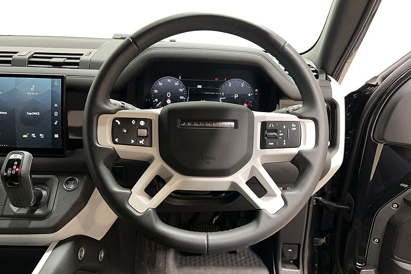 2025 (25) LAND ROVER COMMERCIAL DEFENDER 3.0 D250 Hard Top X-Dynamic SE Auto 5214310