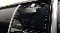 2023 (23) LAND ROVER DISCOVERY 3.0 D300 S 5dr Auto 5210378