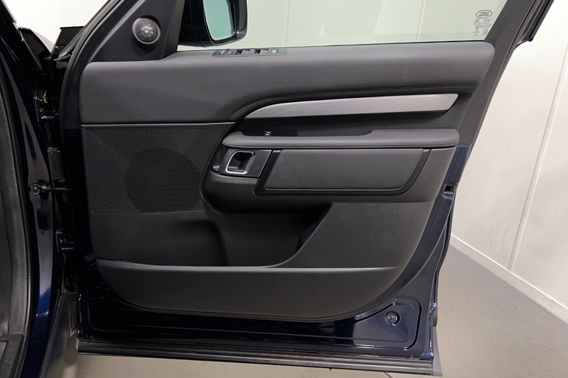 2023 (23) LAND ROVER DISCOVERY 3.0 D300 S 5dr Auto 5210355