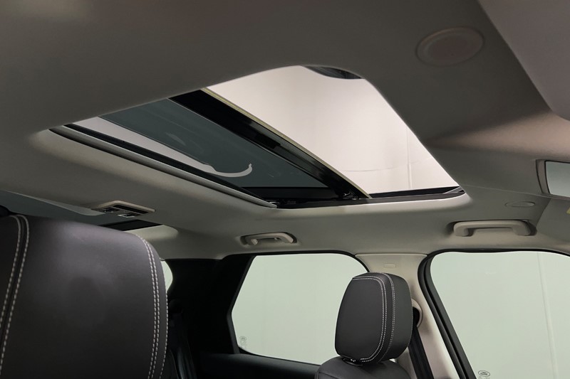 2023 (23) LAND ROVER DISCOVERY 3.0 D300 S 5dr Auto 5210362