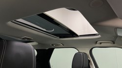 2023 (23) LAND ROVER DISCOVERY 3.0 D300 S 5dr Auto 5210362