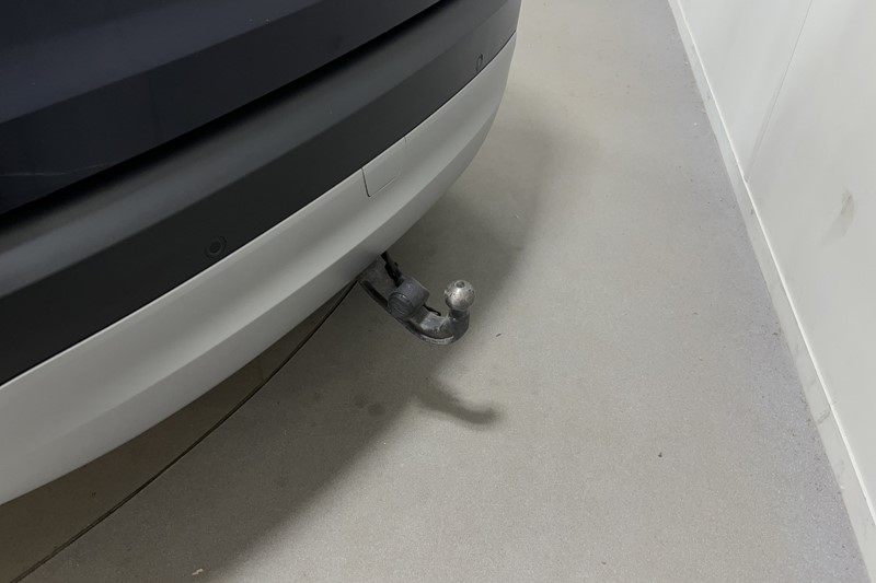 2023 (23) LAND ROVER DISCOVERY 3.0 D300 S 5dr Auto 5210394