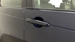 2023 (23) LAND ROVER DISCOVERY 3.0 D300 S 5dr Auto 5210401