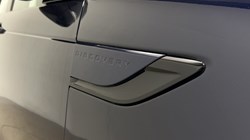 2023 (23) LAND ROVER DISCOVERY 3.0 D300 S 5dr Auto 5210403