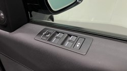 2023 (23) LAND ROVER DISCOVERY 3.0 D300 S 5dr Auto 5210356
